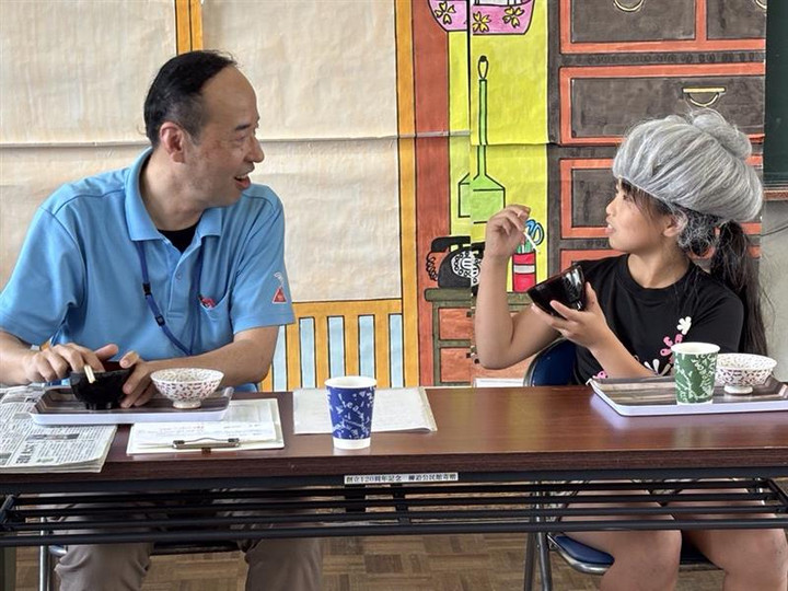 70d8772e6fd84bc584a1e64c93276071